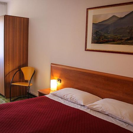 Hotel Centrale Este Luaran gambar