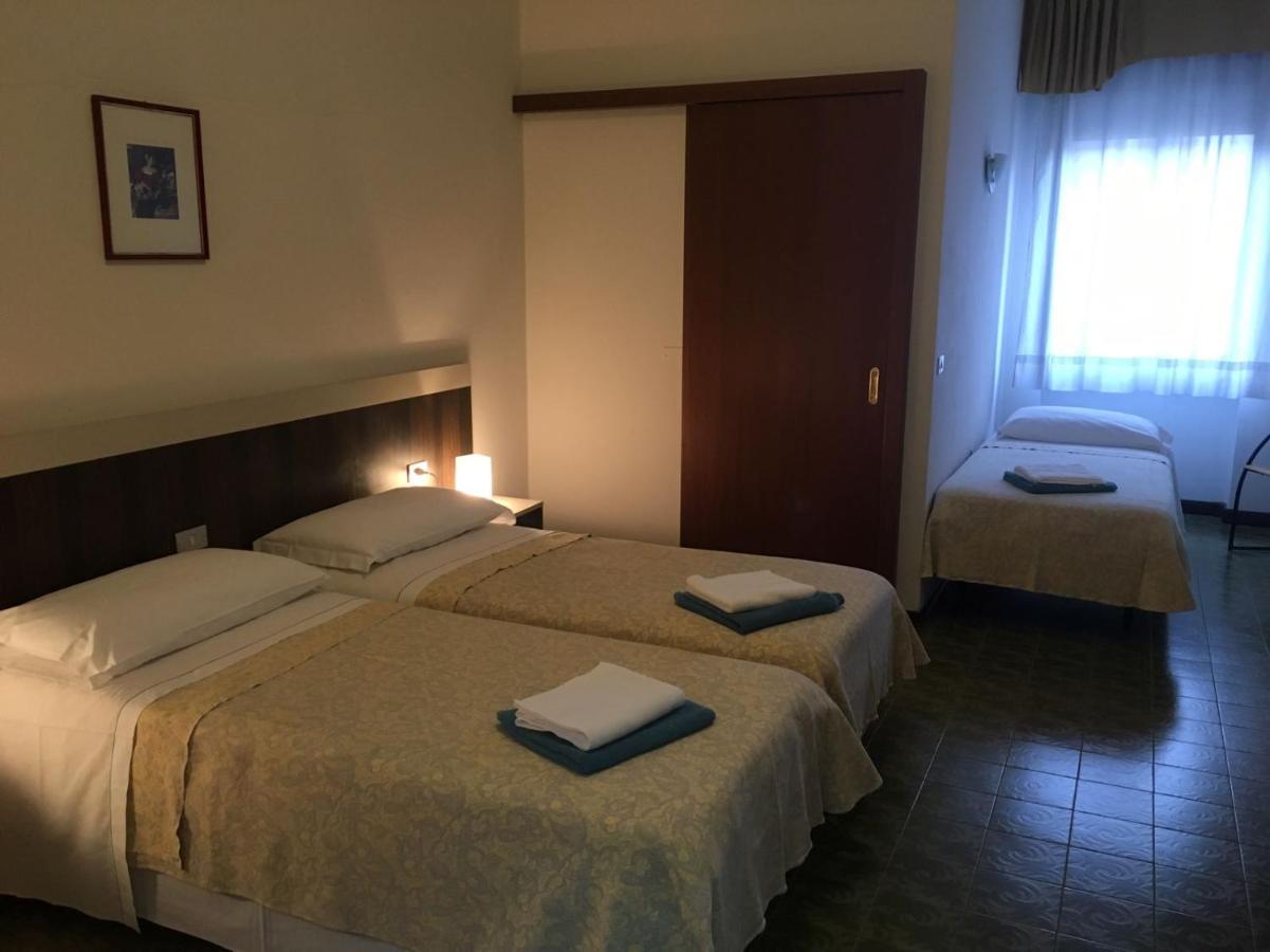 Hotel Centrale Este Luaran gambar