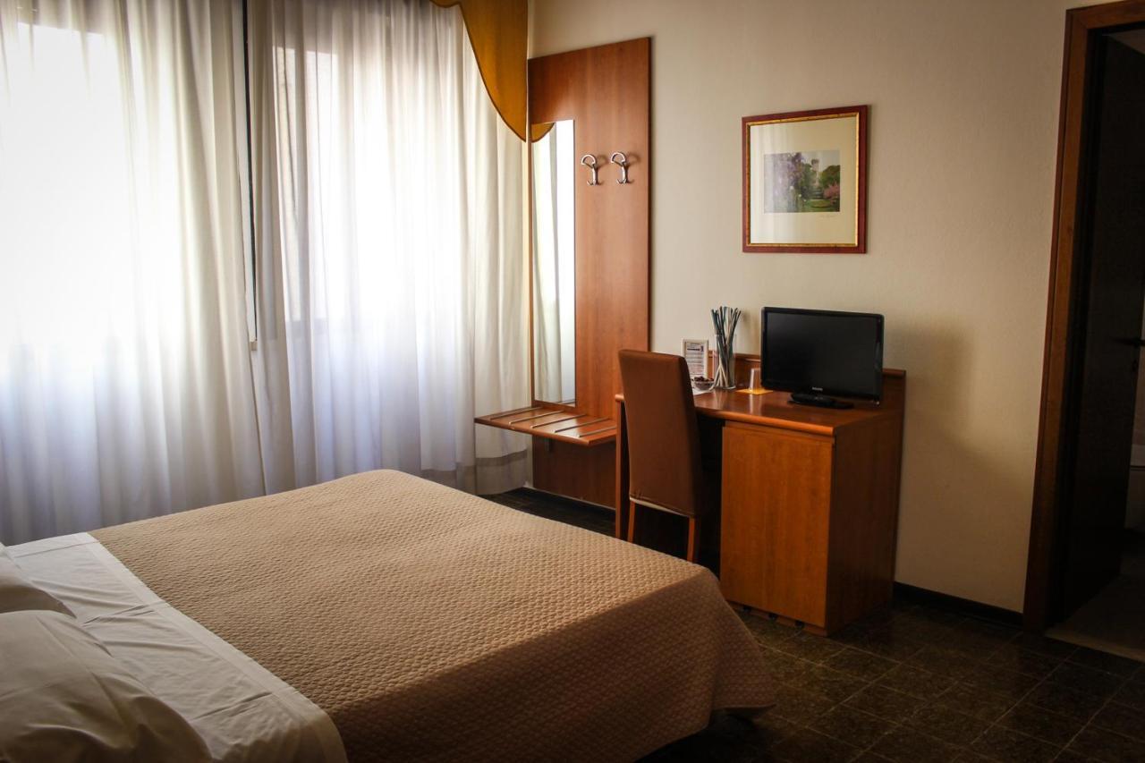 Hotel Centrale Este Luaran gambar