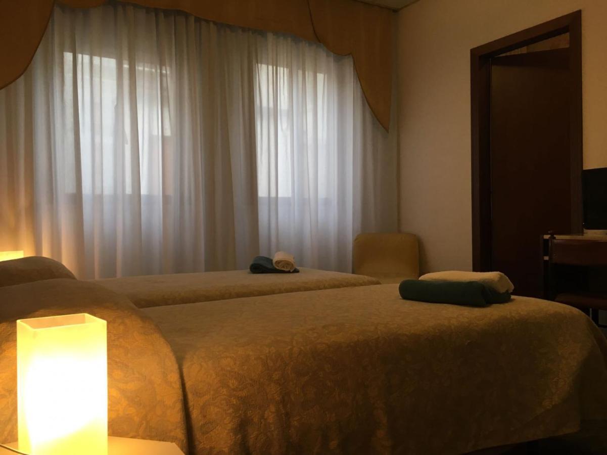 Hotel Centrale Este Luaran gambar