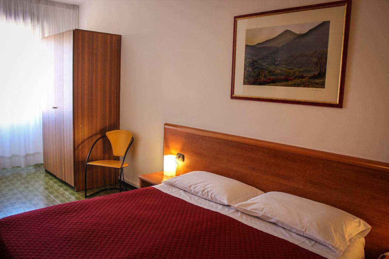Hotel Centrale Este Luaran gambar