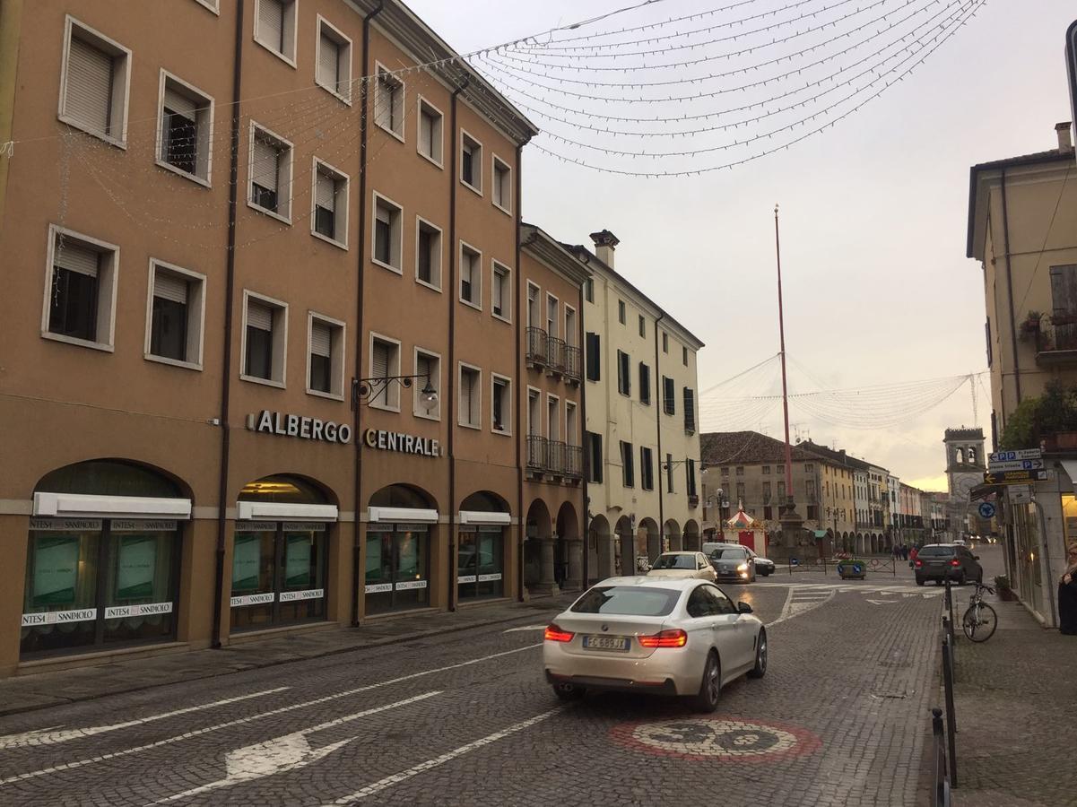 Hotel Centrale Este Luaran gambar