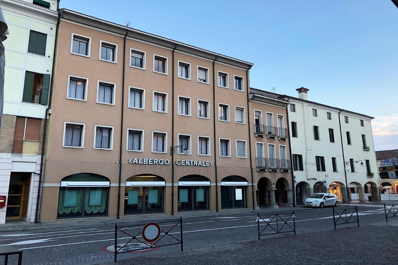 Hotel Centrale Este Luaran gambar