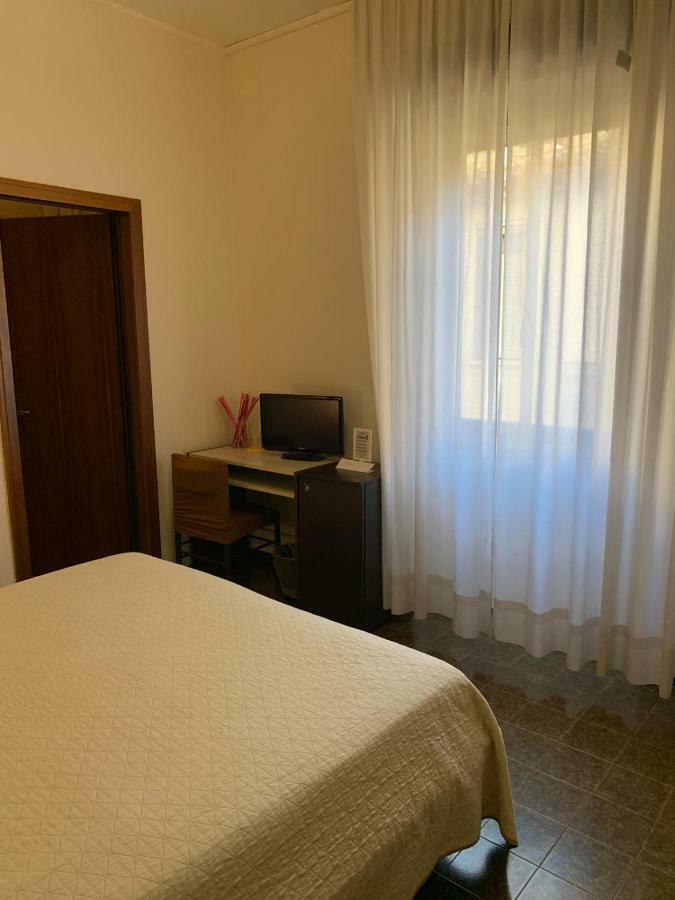 Hotel Centrale Este Luaran gambar