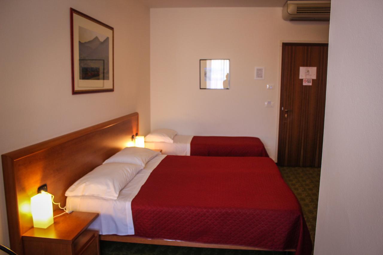 Hotel Centrale Este Luaran gambar
