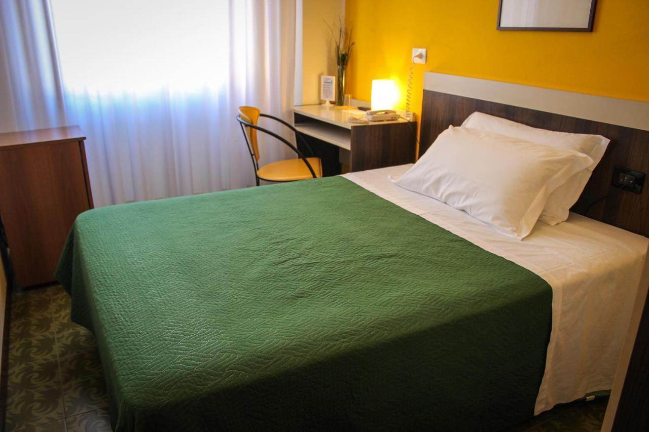 Hotel Centrale Este Luaran gambar