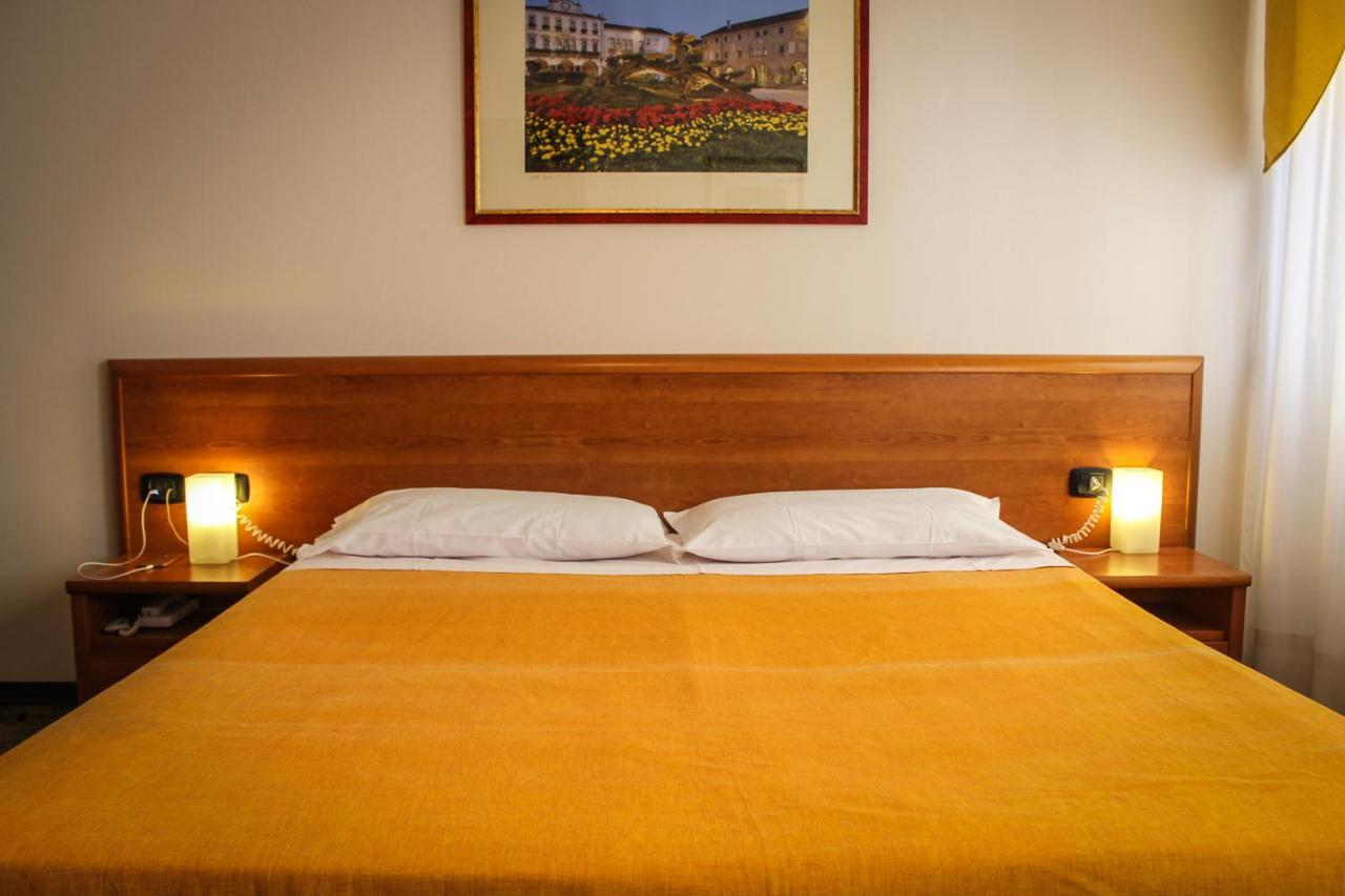 Hotel Centrale Este Luaran gambar