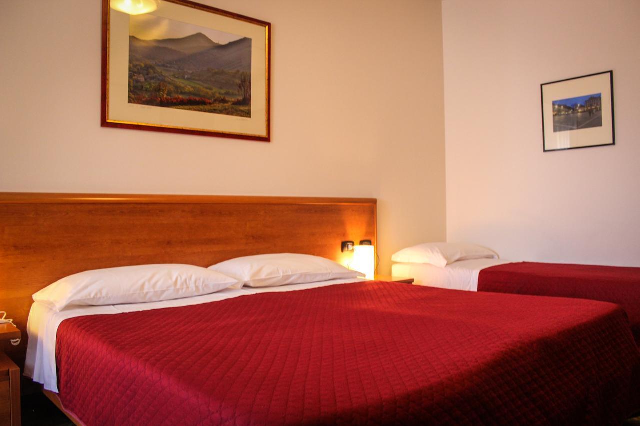 Hotel Centrale Este Luaran gambar