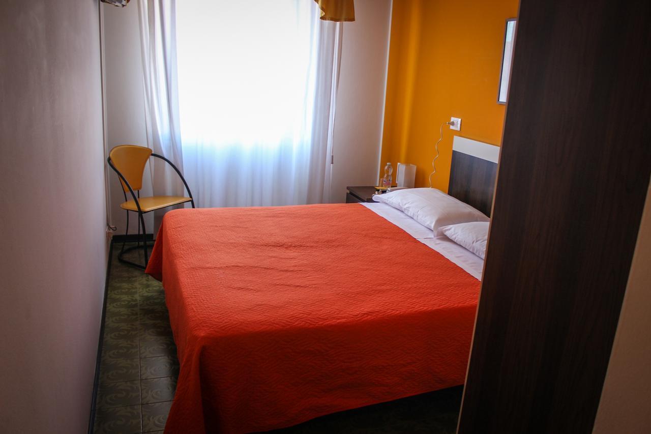 Hotel Centrale Este Luaran gambar