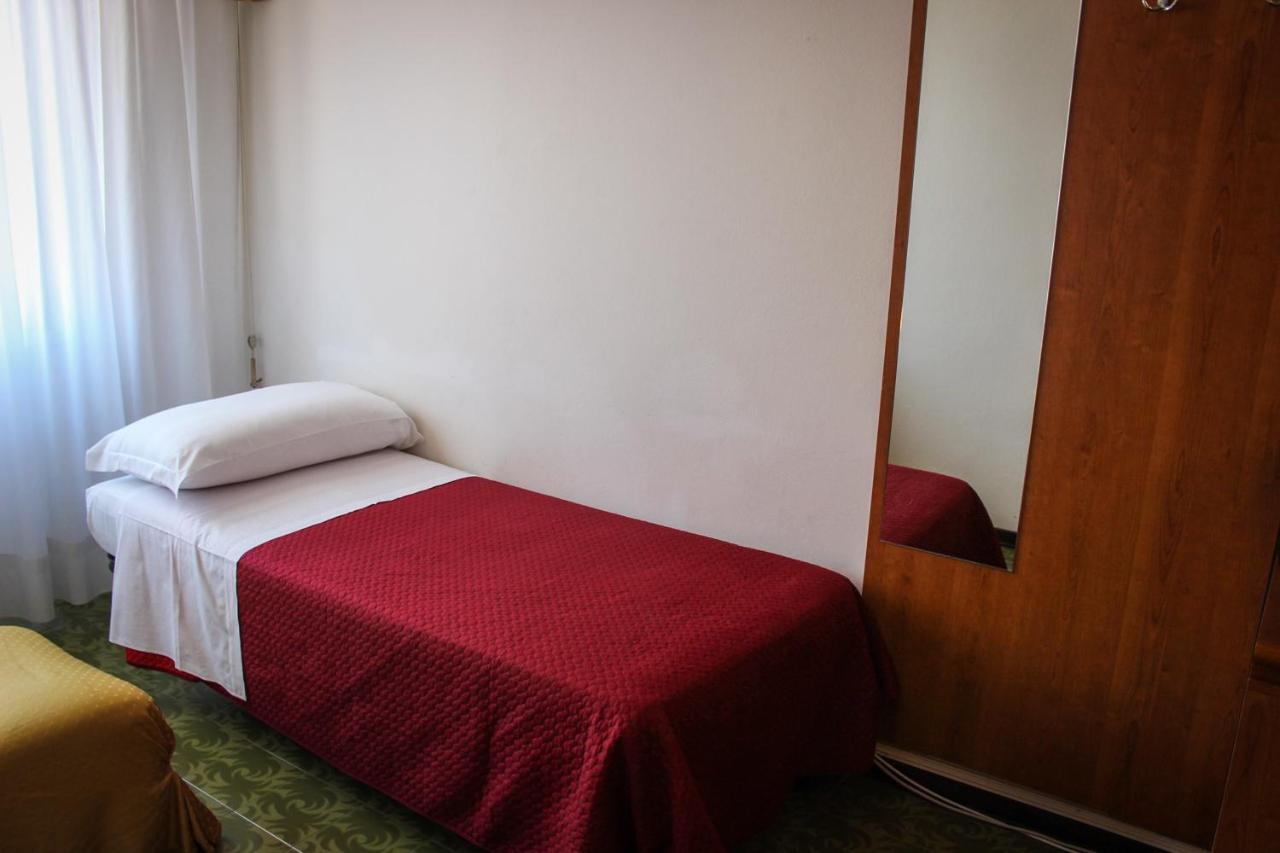 Hotel Centrale Este Luaran gambar