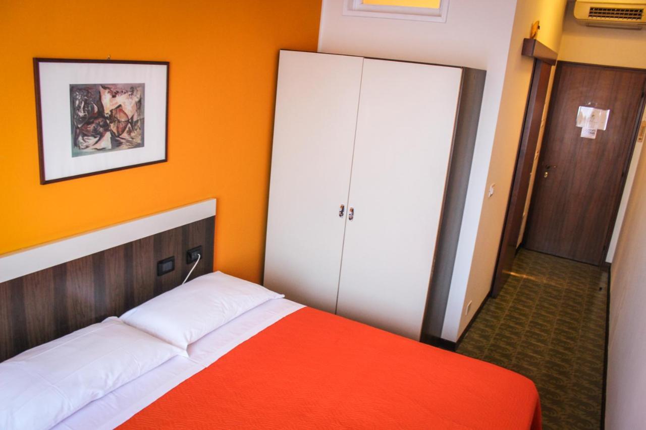 Hotel Centrale Este Luaran gambar