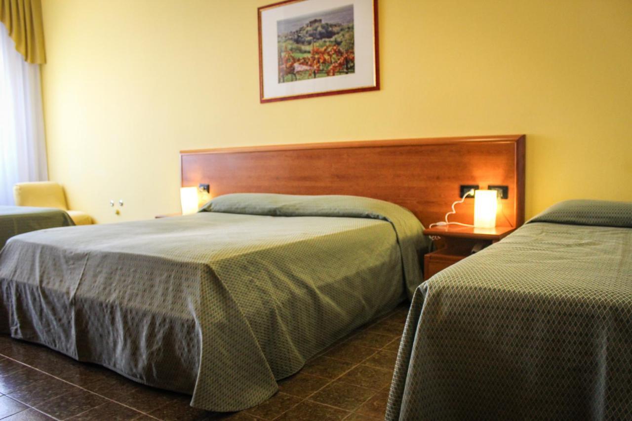 Hotel Centrale Este Luaran gambar